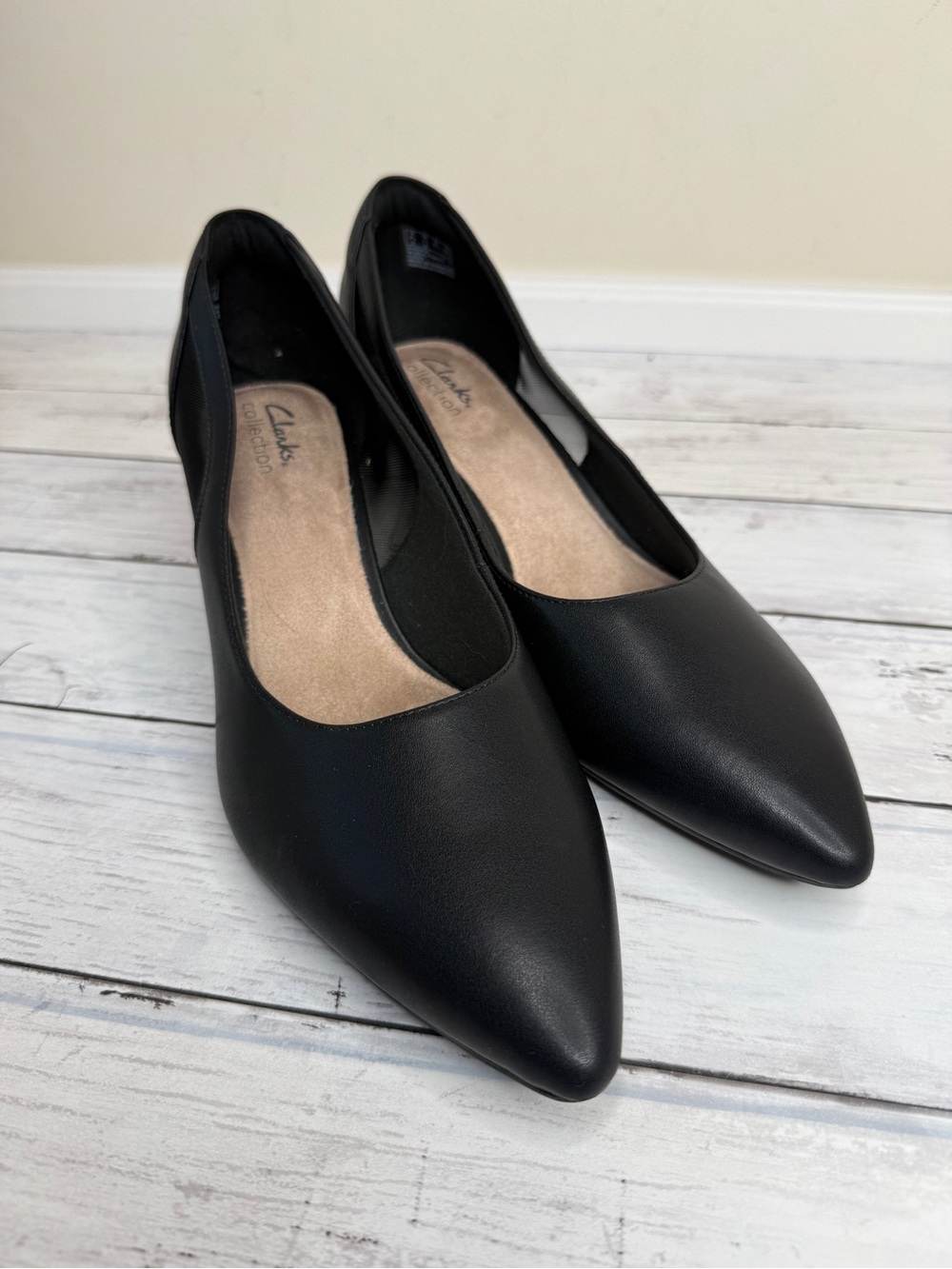 Clarks Black Pointed-Toe Low Heel Pumps